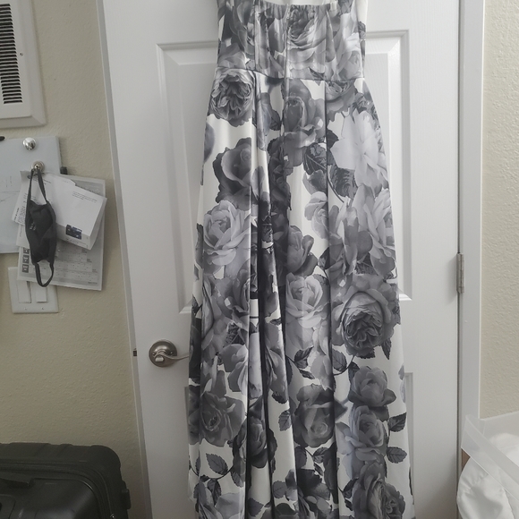 Low High White & Gray Floral Gown Size 11/Medium - Picture 3 of 7